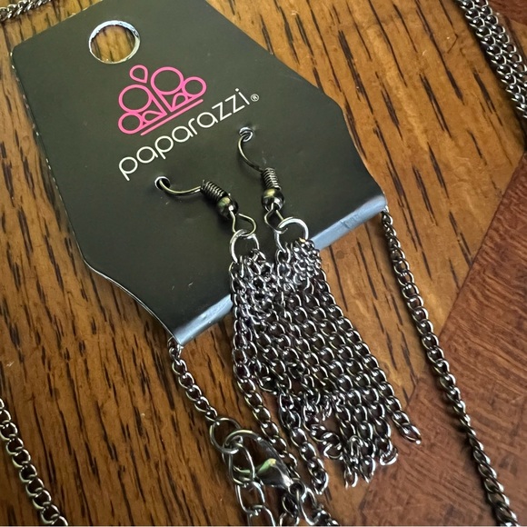 Paparazzi Gray Necklace and Earrings Set - Picture 2 of 7